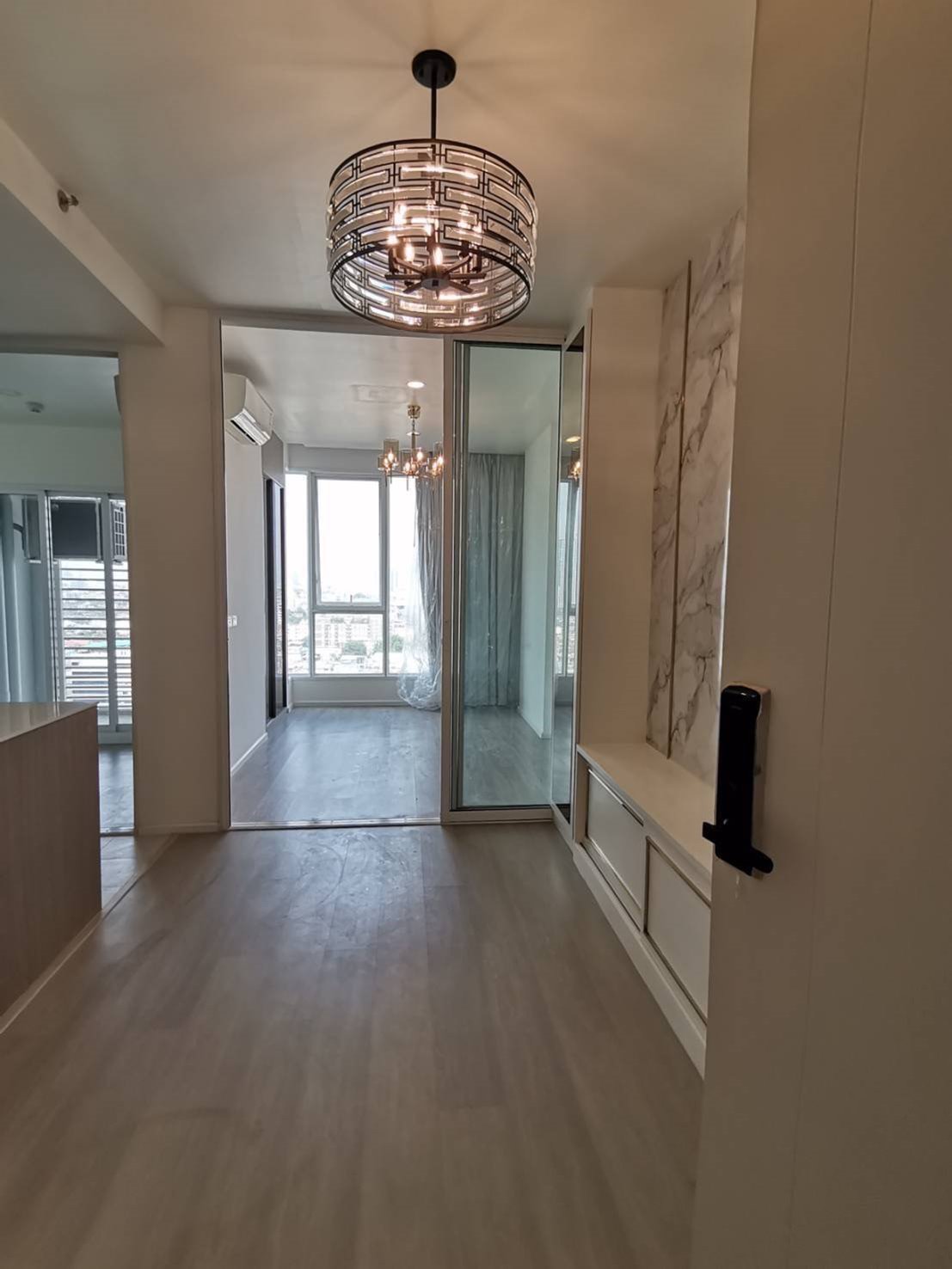 ขายราคาต่ำกว่าทุน คอนโด เดอ ลาพีส จรัญ 81 ชั้น 16 วิวแม่น้ำเจ้าพระยา เจ้าของขายเอง ห้องใหญ่ที่สุดในโครงการ แต่งหรูมาก ห้องใหม่ไม่เคยเข้าอยู่ โทร 0989191688