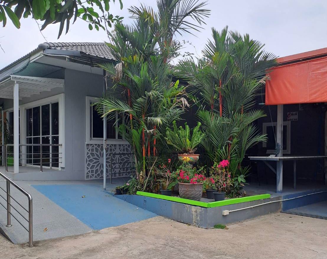 ขายบ้านเดี่ยว 1 ชั้น หมู่บ้านหนองสรวง อ.ศรีประจันต์ สุพรรณบุรี ใกล้โรงเรียน โรงพยาบาล ตลาด โทร 0869220218