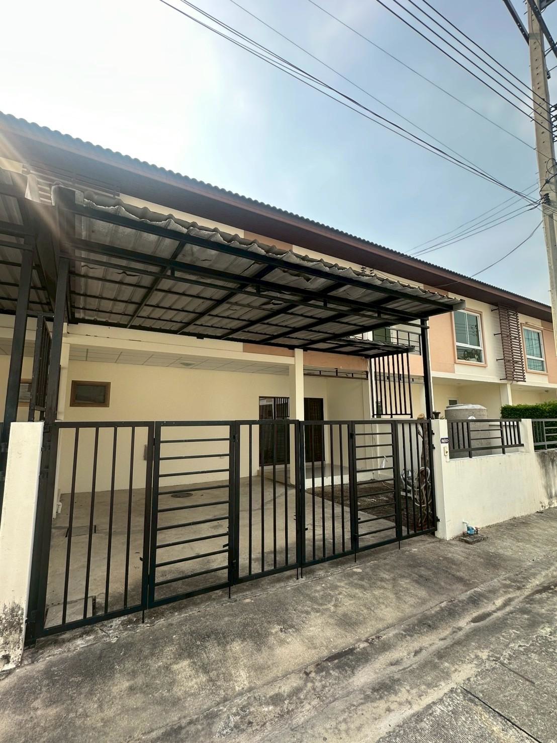 ขายทาวน์เฮ้าส์ 2 ชั้น หมู่บ้านออมธนา ไทรน้อย นนทบุรี