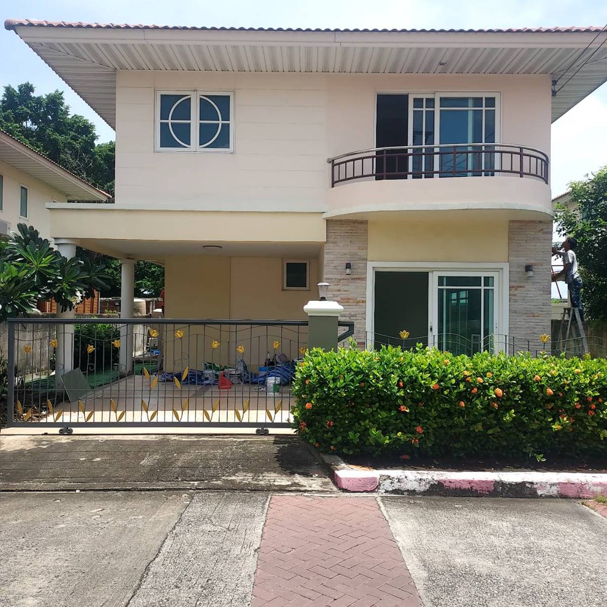 ขายที่ดินพร้อมบ้าน 2 ชั้น 59.5 ตรว. หมู่บ้านศุภาลัย พาร์ควิลล์ 5 ใกล้ถนนเทพารักษ์ ห้างบิ๊กซี ราคา 9.2 ลบ. ต่อรองได้ โทร 081-9308276