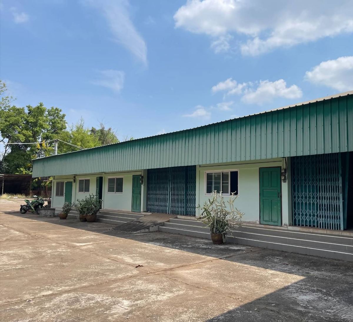 คุ้ม ขายที่ดิน+อาคาร,โกดัง,บ้านสวน ใจกลางเมืองหนองคาย ต.โพธิ์ชัย อ.เมือง จ.หนองคาย โทร 0996241535