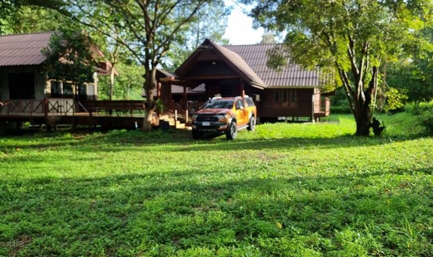 บ้านพักตากอากาศบ้านไม้ ติดลำธาร Private Nature House @ แก่งคอย สระบุรี โทร 083-5822221