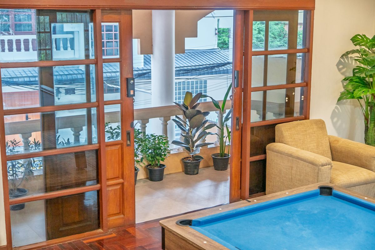 ปล่อยเช่าบ้าน ทาวน์โฮม 5 ชั้น ใจกลางทองหล่อ ซอย 25 Tropical House ทำเลเยี่ยม พร้อมดาดฟ้าส่วนตัว โทร 092-6397963