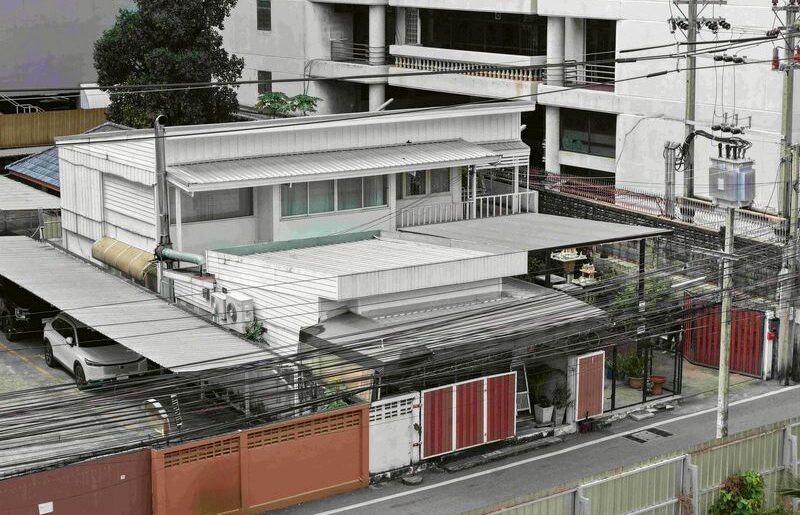 ขายบ้านพร้อมร้านอาหาร 2 ชั้น เอกมัย – สุขุมวิท 42 ใกล้ BTS เอกมัย 550 ม. โทร 089-0663888